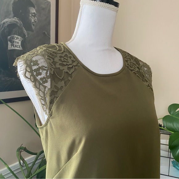 J Crew Lace Sleeveless Tank - Picture 2 of 9